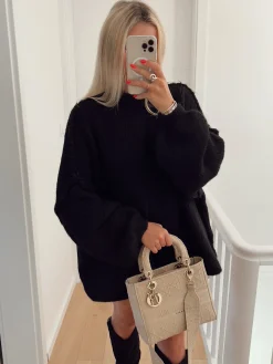 Hello Moon Shop Pull BRED Store
