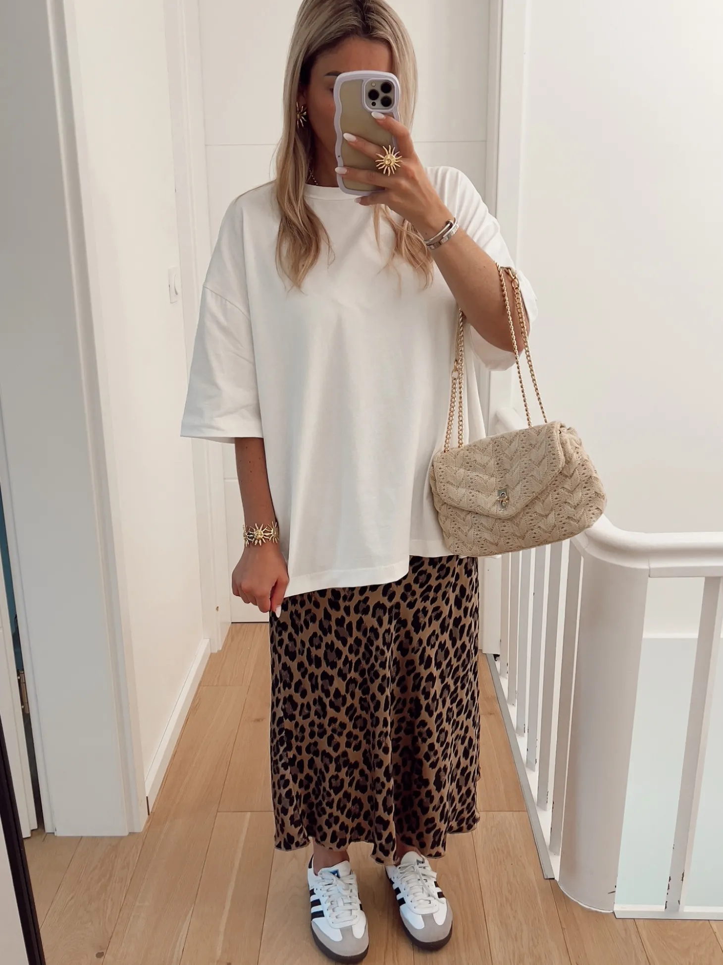 Hello Moon Shop T-shirt LAVOIE Cheap