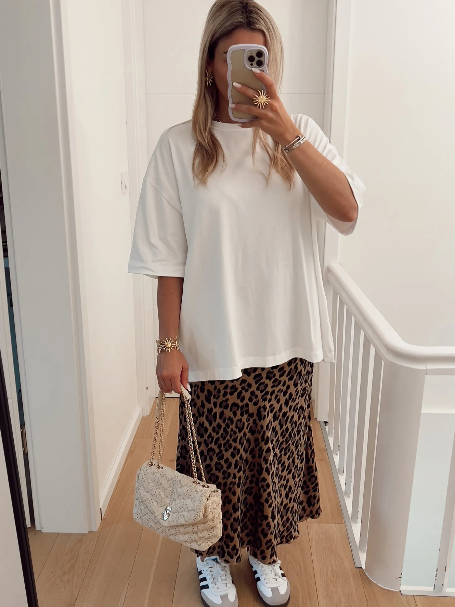 Hello Moon Shop T-shirt LAVOIE Cheap